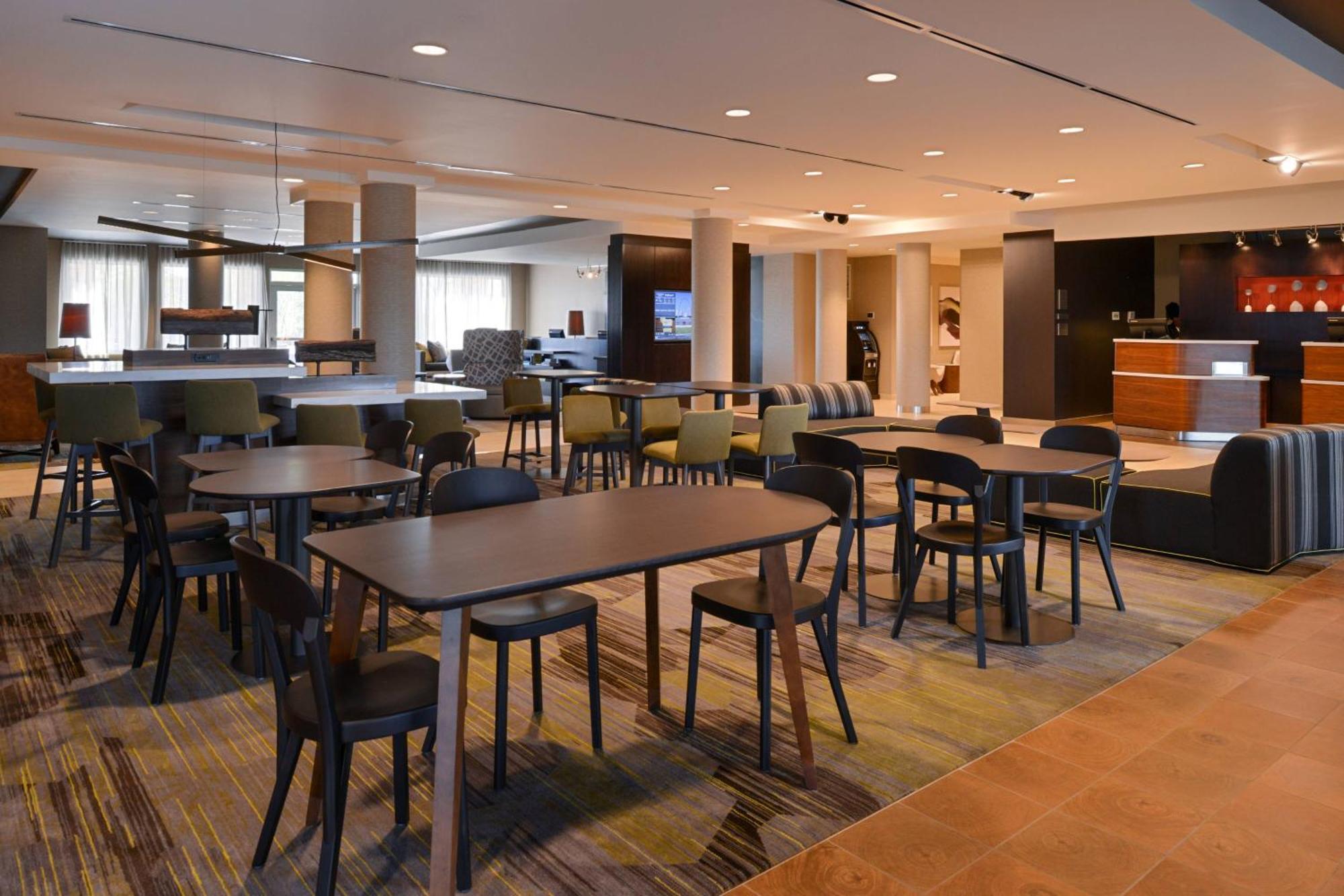 Courtyard By Marriott St. Louis St. Peters Hotel Saint Peters Exterior photo